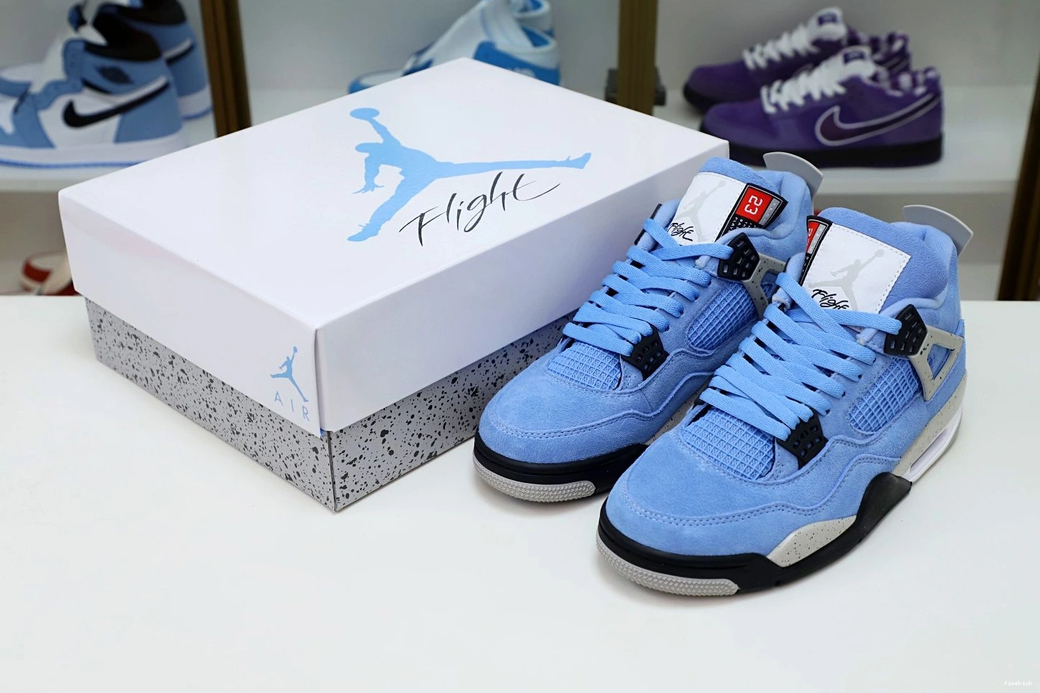 JORDAN 4 UNIVERSITY BLUE AIR 0928